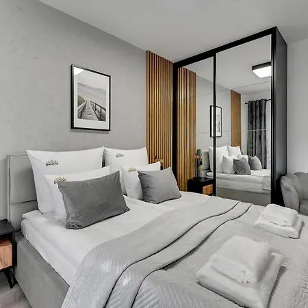 Nadmotlawie Riverside - Sauna, Gym & Parking By Downtown Apartmanhotel 4*