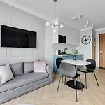 Nadmotlawie Riverside - Sauna, Gym & Parking By Downtown Lägenhetshotell 4*