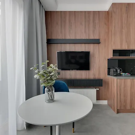Aparthotel Nadmotlawie Riverside - Sauna, Gym & Parking By Downtown 4*